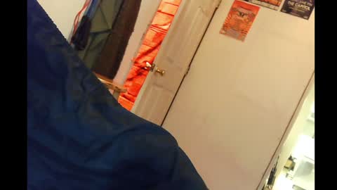 Snapshot of rynoxox chatting on 12-23-24, 07:49 rynoxox online show from 12-23-24, 07:49