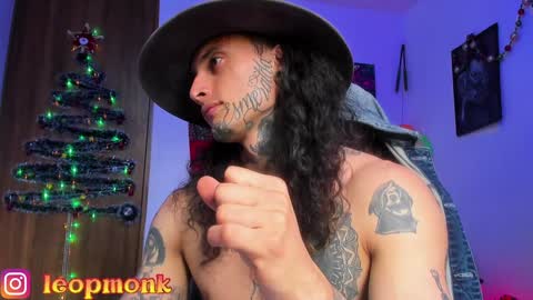 Snapshot of ryuk_it chatting on 12-18-24, 04:06 leopmonk help me reach 100 thumbs up online show from 12-18-24, 04:06