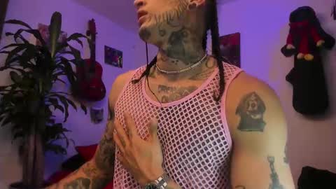 Snapshot of ryuk_it chatting on 09-10-25, 02:06 leopmonk help me reach 100 thumbs up online show from 09-10-25, 02:06