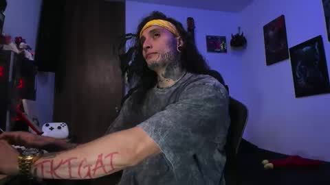 leopmonk help me reach 100 thumbs up online show from 12-22-25, 01:13