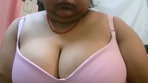 Snapshot of s03286 chatting on 12-15-25, 08:51 HotLovers online show from 12-15-25, 08:51