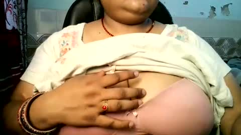 Snapshot of s03286 chatting on 07-08-26, 08:08 HotLovers online show from 07-08-26, 08:08