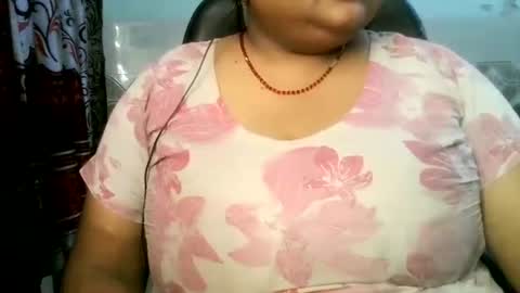 Snapshot of s03286 chatting on 07-11-26, 03:15 HotLovers online show from 07-11-26, 03:15