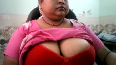 Snapshot of s03286 chatting on 07-19-26, 05:55 HotLovers online show from 07-19-26, 05:55