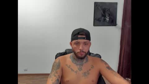 Snapshot of s1nmaster chatting on 09-10-25, 07:52 s1nmaster online show from 09-10-25, 07:52