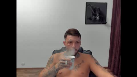 Snapshot of s1nmaster chatting on 09-13-25, 03:50 s1nmaster online show from 09-13-25, 03:50