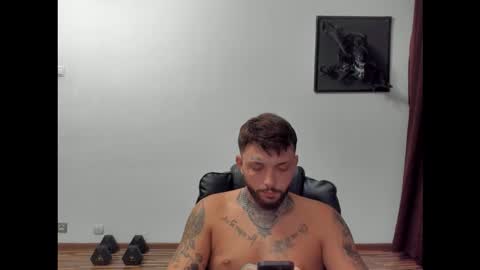 Snapshot of s1nmaster chatting on 09-16-25, 06:42 s1nmaster online show from 09-16-25, 06:42