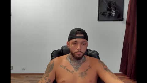 Snapshot of s1nmaster chatting on 09-19-25, 07:10 s1nmaster online show from 09-19-25, 07:10