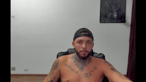 Snapshot of s1nmaster chatting on 09-21-25, 06:09 s1nmaster online show from 09-21-25, 06:09