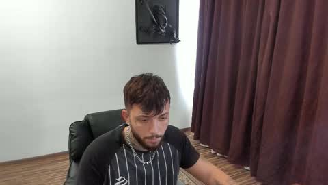 Snapshot of s1nmaster chatting on 10-15-25, 08:36 s1nmaster online show from 10-15-25, 08:36