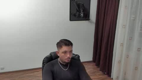 Snapshot of s1nmaster chatting on 10-17-25, 06:54 s1nmaster online show from 10-17-25, 06:54