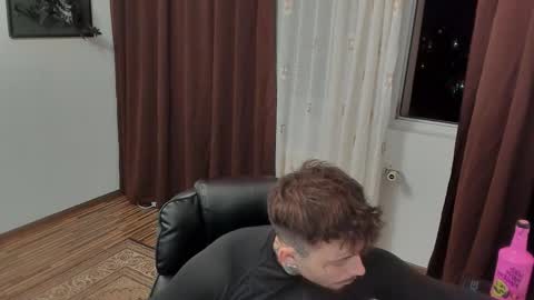 Snapshot of s1nmaster chatting on 10-24-25, 06:48 s1nmaster online show from 10-24-25, 06:48