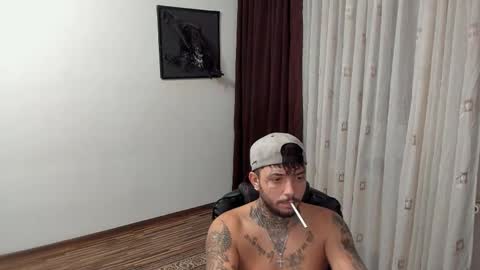 Snapshot of s1nmaster chatting on 11-05-25, 10:21 s1nmaster online show from 11-05-25, 10:21