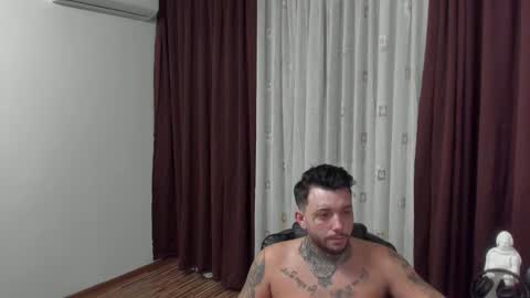 Snapshot of s1nmaster chatting on 12-14-25, 02:06 s1nmaster online show from 12-14-25, 02:06