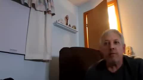 Snapshot of s49309 chatting on 11-17-25, 11:10 s49309 online show from 11-17-25, 11:10