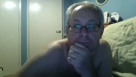 Snapshot of s536sny18 chatting on 10-31-25, 11:17 s536sny18 online show from 10-31-25, 11:17