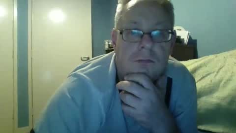 Snapshot of s536sny18 chatting on 02-22-26, 05:44 s536sny18 online show from 02-22-26, 05:44