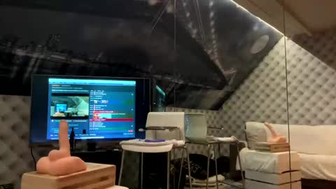 Snapshot of s_______________ chatting on 12-30-24, 09:40 Laura online show from 12-30-24, 09:40