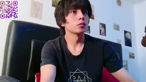 Snapshot of s_a_t_u_r_n chatting on 06-25-26, 12:10 ST online show from 06-25-26, 12:10