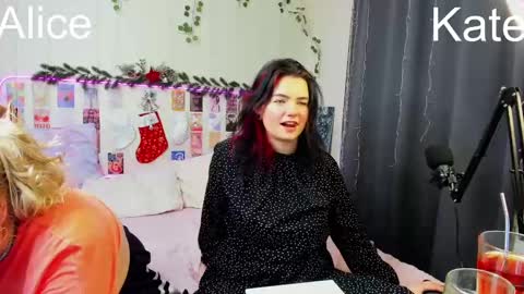 Snapshot of s_katekisa_ss chatting on 12-30-24, 02:53 Kate online show from 12-30-24, 02:53