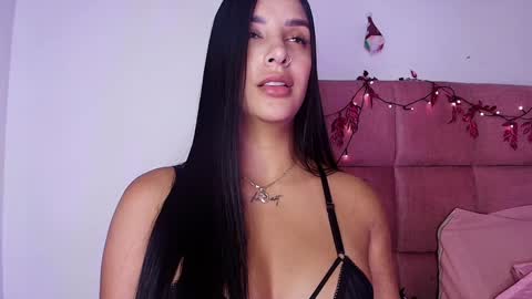 Snapshot of s_samanthax chatting on 12-27-24, 09:06 Samantha online show from 12-27-24, 09:06