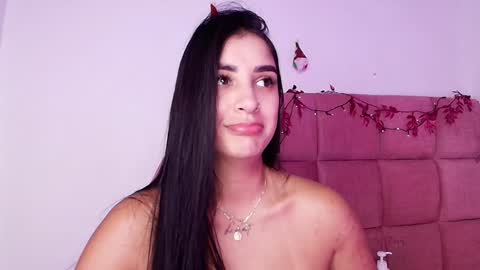 Snapshot of s_samanthax chatting on 12-31-24, 09:21 Samantha online show from 12-31-24, 09:21