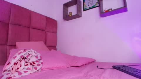 Snapshot of s_samanthax chatting on 03-02-25, 03:02 Samantha online show from 03-02-25, 03:02