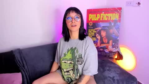 Snapshot of saam_collins69 chatting on 10-19-25, 04:24 Val online show from 10-19-25, 04:24