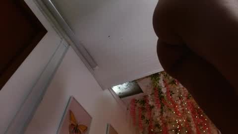 Snapshot of saara_martin chatting on 04-08-26, 12:38 1 online show from 04-08-26, 12:38
