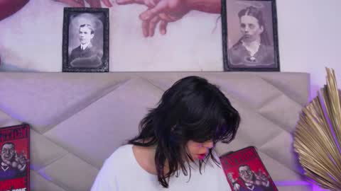 Snapshot of sabinamerchetti_ chatting on 09-27-25, 03:28 Sabina Merchetti online show from 09-27-25, 03:28