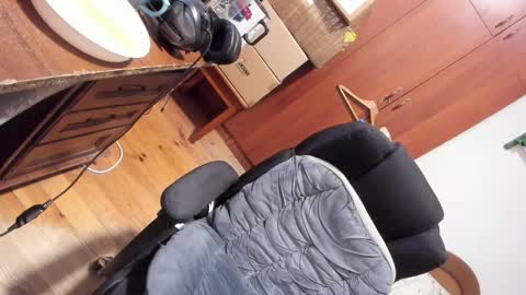 1141323  my Lord Mister Max   moms treasure online show from 03-25-26, 05:30