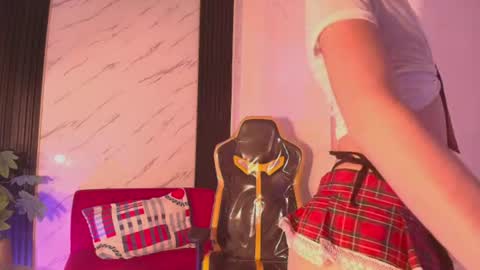 Snapshot of sabri_na_ chatting on 06-19-26, 09:18 online show from 06-19-26, 09:18