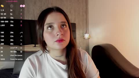 Snapshot of sabrina_lennox chatting on 01-29-25, 07:43 Sabrina Maria online show from 01-29-25, 07:43