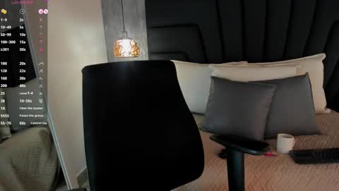 Snapshot of sabrina_lennox chatting on 02-17-25, 11:20 Sabrina Maria online show from 02-17-25, 11:20