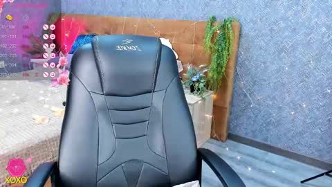 GMT7TueWedThuFriSatSun 0100am-0700am online show from 03-12-25, 01:03