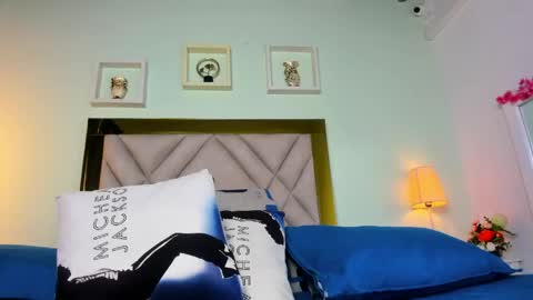 Snapshot of sabrina_xoxos chatting on 06-01-26, 12:29 Valery 3 online show from 06-01-26, 12:29