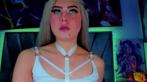 Snapshot of sabrinaexpositoxx chatting on 12-28-24, 07:33 SABRI online show from 12-28-24, 07:33