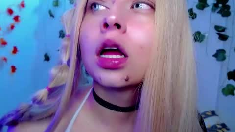 Snapshot of sabrinaexpositoxx chatting on 03-07-25, 09:40 SABRI online show from 03-07-25, 09:40