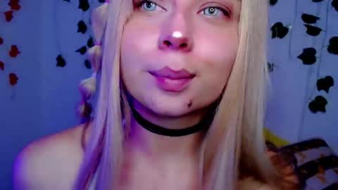 Snapshot of sabrinaexpositoxx chatting on 03-07-25, 12:45 SABRI online show from 03-07-25, 12:45