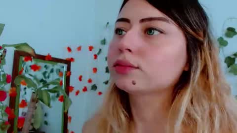 Snapshot of sabrinaexpositoxx chatting on 10-18-25, 07:14 SABRI online show from 10-18-25, 07:14