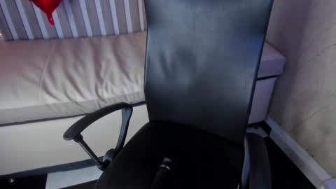 mariana  online show from 02-04-25, 02:28