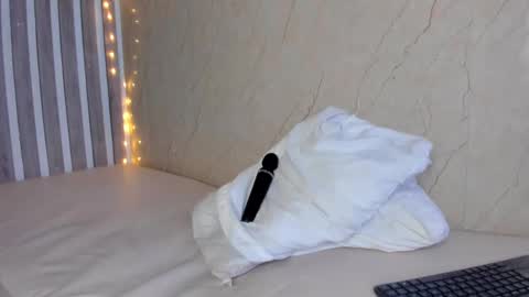 mariana  online show from 02-25-25, 02:03