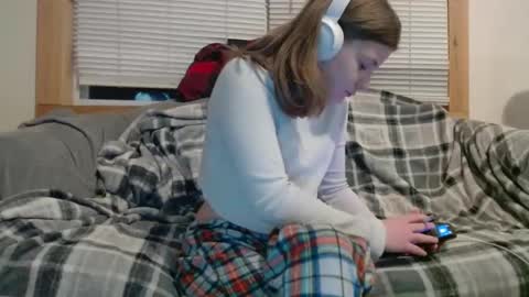Sabrina online show from 11-18-25, 01:44