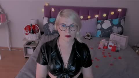 Sabrina MacMarren online show from 02-14-25, 06:40