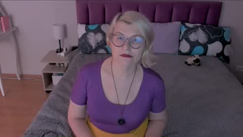 Sabrina MacMarren online show from 02-24-25, 06:36