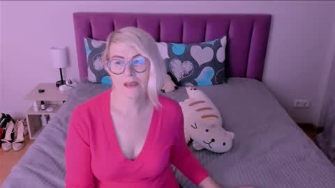 Sabrina MacMarren online show from 09-09-25, 08:08