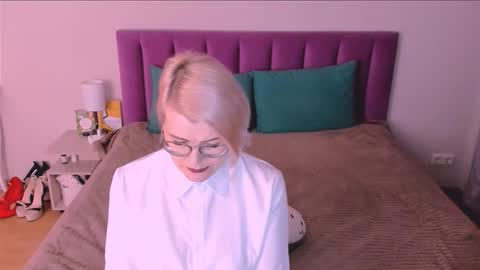 Sabrina MacMarren online show from 11-04-25, 03:33