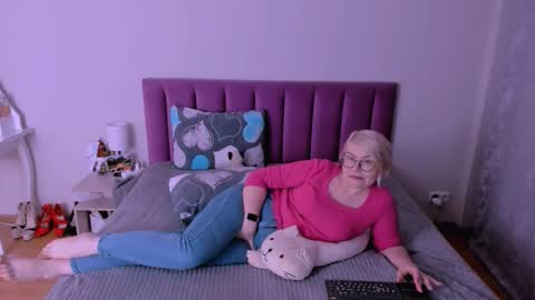 Sabrina MacMarren online show from 01-31-26, 07:11