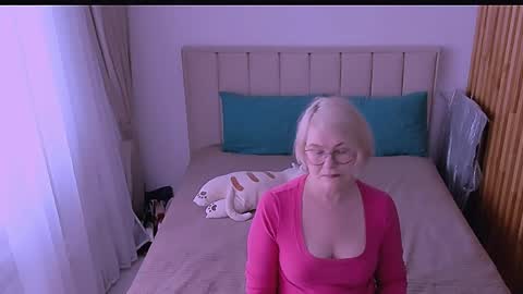 Sabrina MacMarren online show from 04-30-26, 11:27