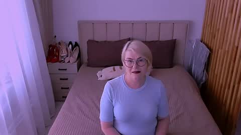 Sabrina MacMarren online show from 05-25-26, 02:23